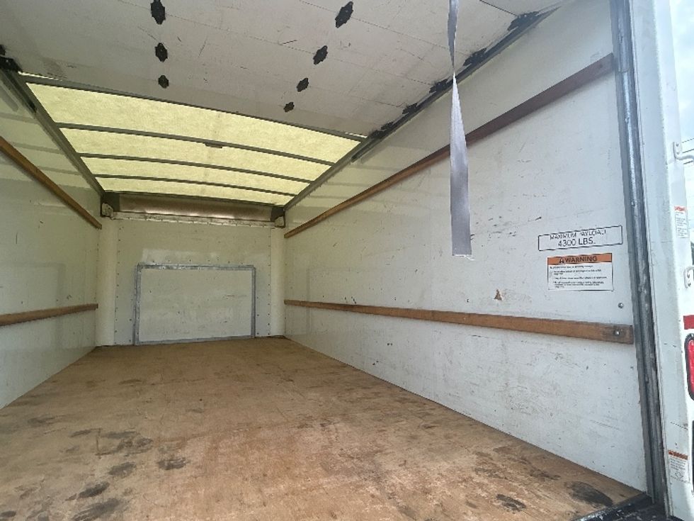 Light Duty Box Truck-Light and Medium Duty Trucks-Ford-2022-E350-Dothan-AL-80,535\n\t\tmiles-$ 34,500 - Image 11