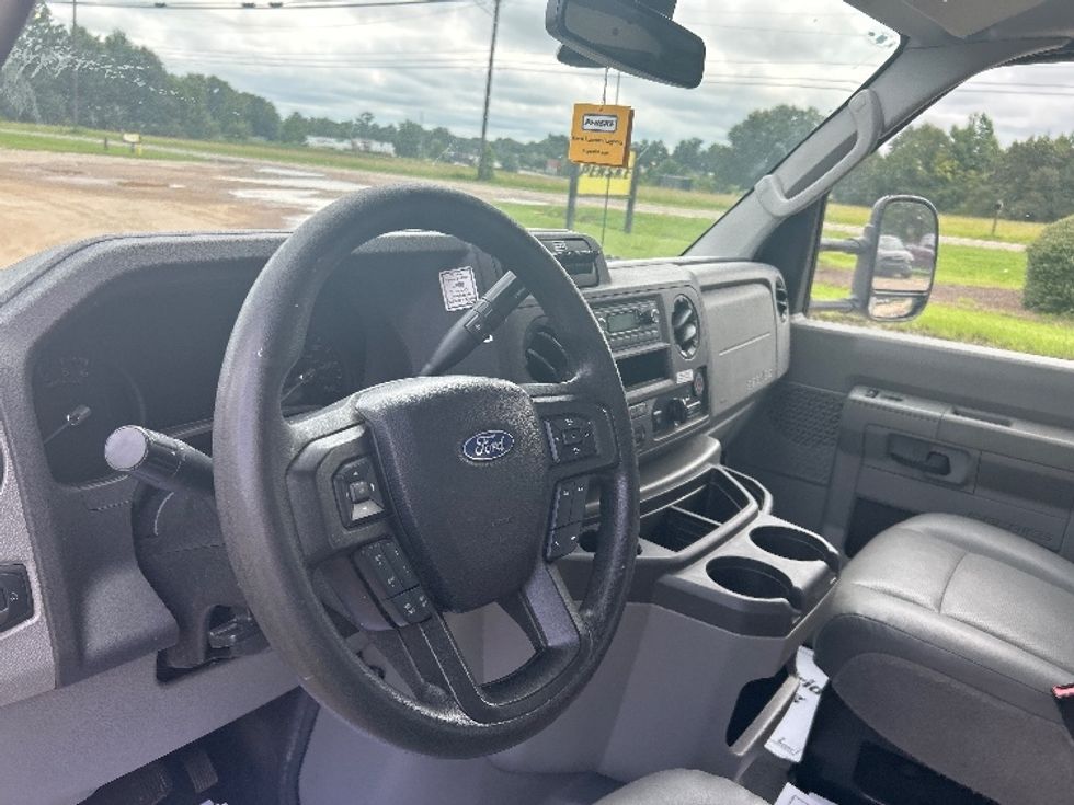 Light Duty Box Truck-Light and Medium Duty Trucks-Ford-2022-E350-Dothan-AL-80,535\n\t\tmiles-$ 34,500 - Image 16