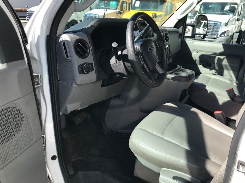 Light Duty Box Truck-Light and Medium Duty Trucks-Ford-2022-E350-Duluth-GA-59,943\n\t\tmiles-$ 43,250 - Image 15