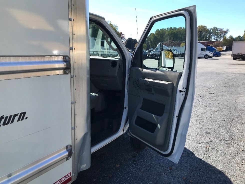 Light Duty Box Truck-Light and Medium Duty Trucks-Ford-2022-E350-Duluth-GA-59,943\n\t\tmiles-$ 43,250 - Image 18