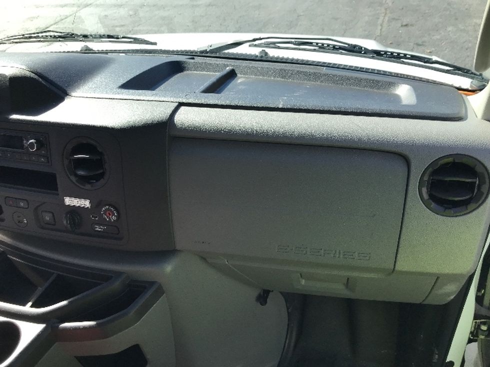 Light Duty Box Truck-Light and Medium Duty Trucks-Ford-2022-E350-Duluth-GA-59,943\n\t\tmiles-$ 43,250 - Image 19