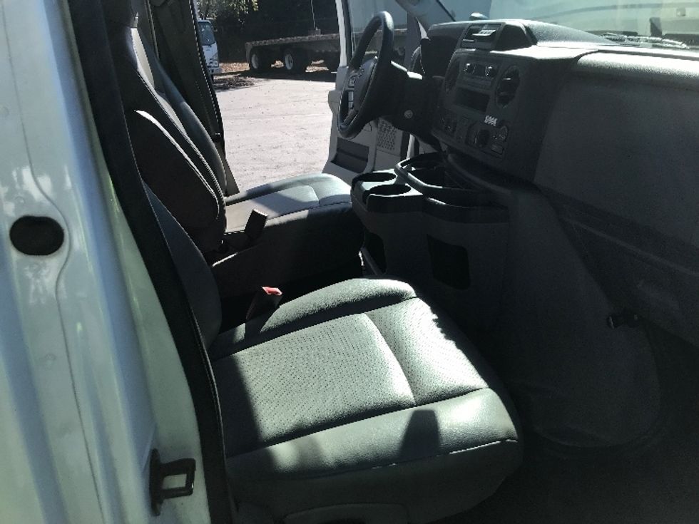Light Duty Box Truck-Light and Medium Duty Trucks-Ford-2022-E350-Duluth-GA-59,943\n\t\tmiles-$ 43,250 - Image 20