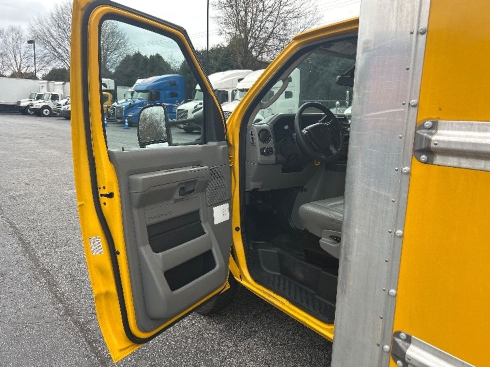 Light Duty Box Truck-Light and Medium Duty Trucks-Ford-2022-E350-Duluth-GA-92,106\n\t\tmiles-$ 30,000 - Image 16