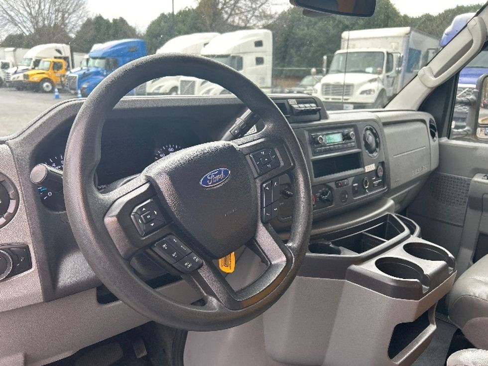 Light Duty Box Truck-Light and Medium Duty Trucks-Ford-2022-E350-Duluth-GA-92,106\n\t\tmiles-$ 30,000 - Image 17