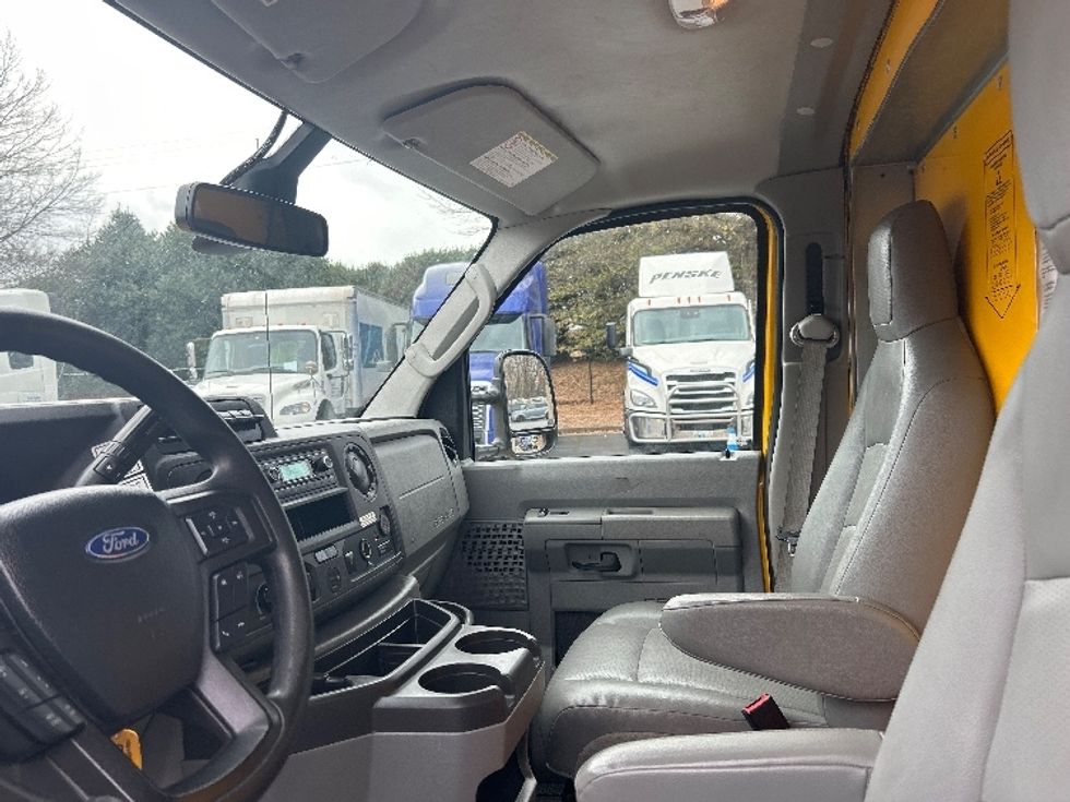 Light Duty Box Truck-Light and Medium Duty Trucks-Ford-2022-E350-Duluth-GA-92,106\n\t\tmiles-$ 30,000 - Image 19