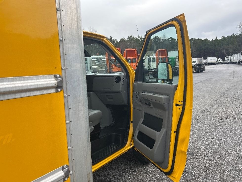 Light Duty Box Truck-Light and Medium Duty Trucks-Ford-2022-E350-Duluth-GA-92,106\n\t\tmiles-$ 30,000 - Image 20