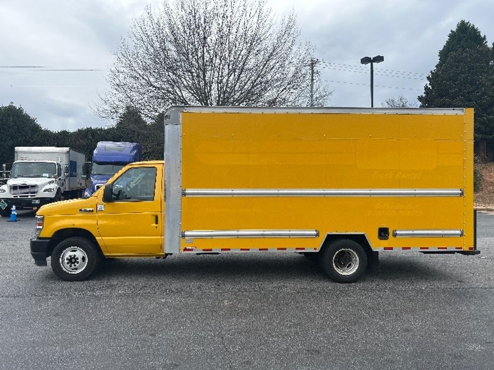 Light Duty Box Truck-Light and Medium Duty Trucks-Ford-2022-E350-Duluth-GA-92,106\n\t\tmiles-$ 30,000 - Image 4