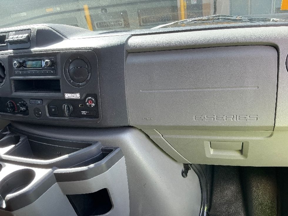 Light Duty Box Truck-Light and Medium Duty Trucks-Ford-2022-E350-Earth City-MO-122,708\n\t\tmiles-$ 24,750 - Image 21
