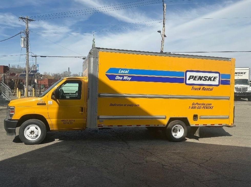 Light Duty Box Truck-Light and Medium Duty Trucks-Ford-2022-E350-Earth City-MO-122,708\n\t\tmiles-$ 24,750 - Image 4