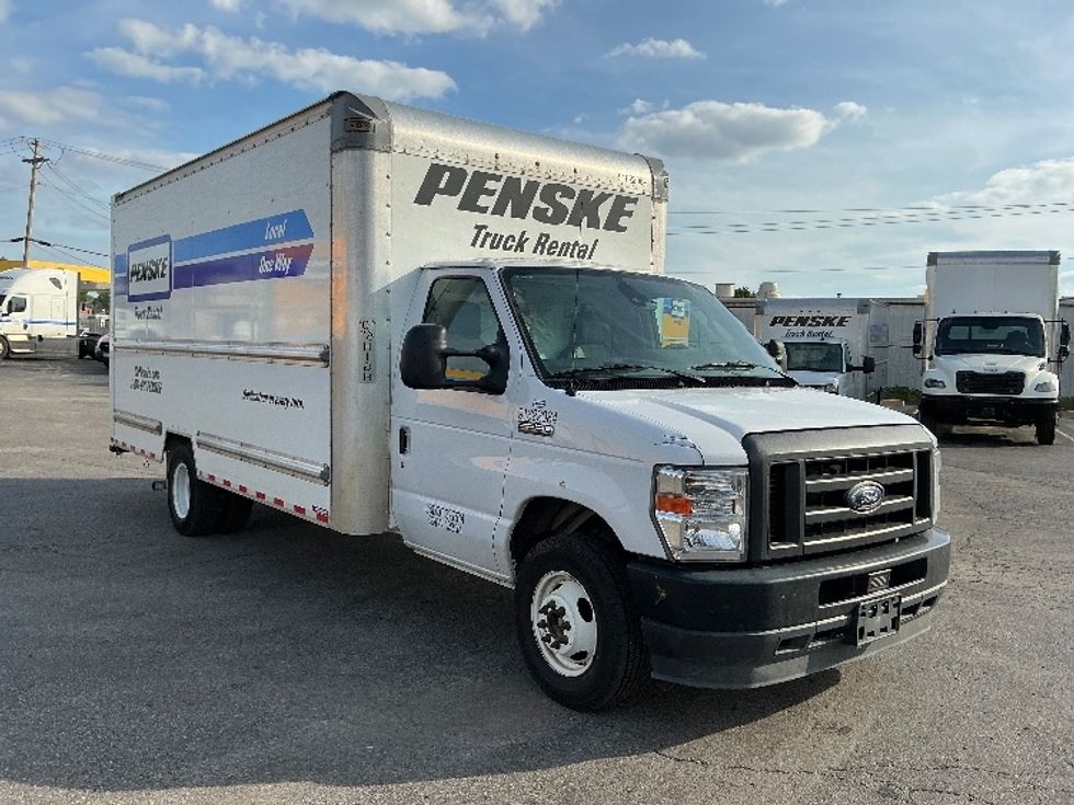 Light Duty Box Truck-Light and Medium Duty Trucks-Ford-2022-E350-Earth City-MO-148,920\n\t\tmiles-$ 23,000 - Image 1