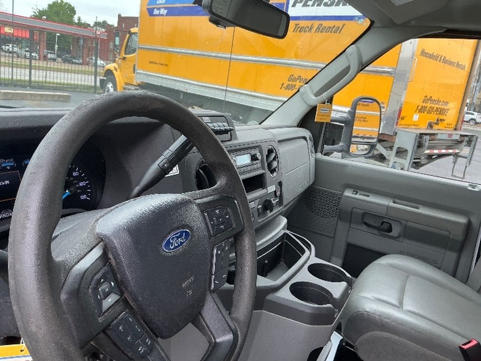 Light Duty Box Truck-Light and Medium Duty Trucks-Ford-2022-E350-Earth City-MO-148,920\n\t\tmiles-$ 23,000 - Image 17