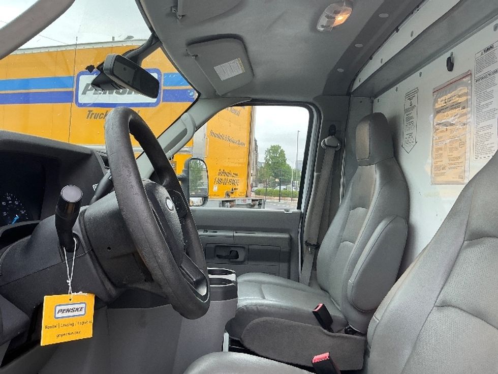 Light Duty Box Truck-Light and Medium Duty Trucks-Ford-2022-E350-Earth City-MO-148,920\n\t\tmiles-$ 23,000 - Image 19