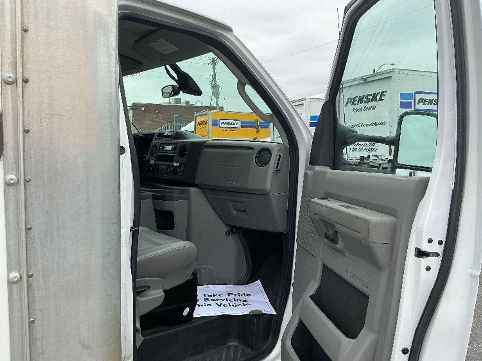 Light Duty Box Truck-Light and Medium Duty Trucks-Ford-2022-E350-Earth City-MO-148,920\n\t\tmiles-$ 23,000 - Image 20