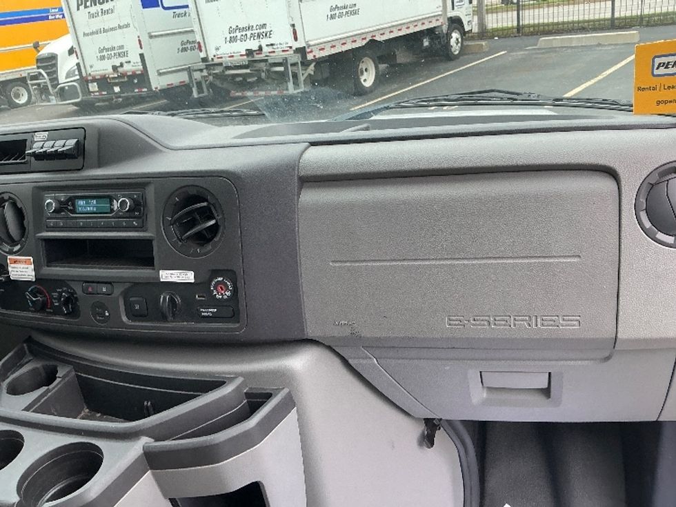 Light Duty Box Truck-Light and Medium Duty Trucks-Ford-2022-E350-Earth City-MO-148,920\n\t\tmiles-$ 23,000 - Image 21