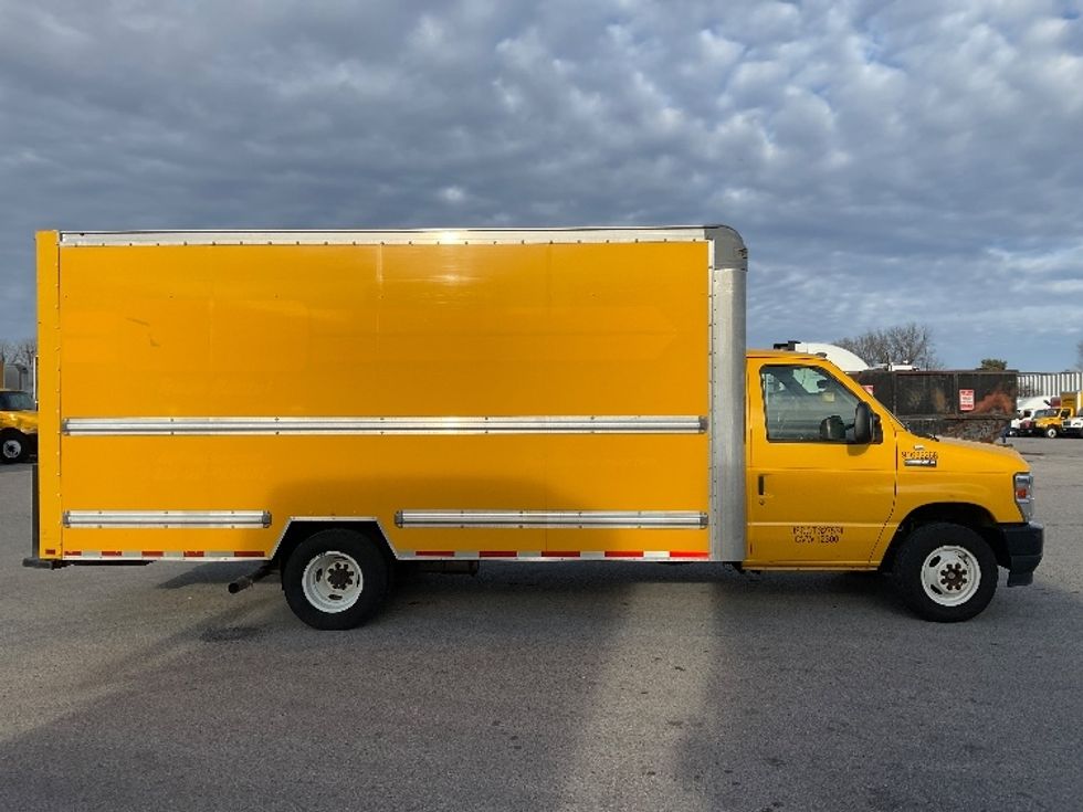 Light Duty Box Truck-Light and Medium Duty Trucks-Ford-2022-E350-Earth City-MO-94,004\n\t\tmiles-$ 28,250 - Image 15