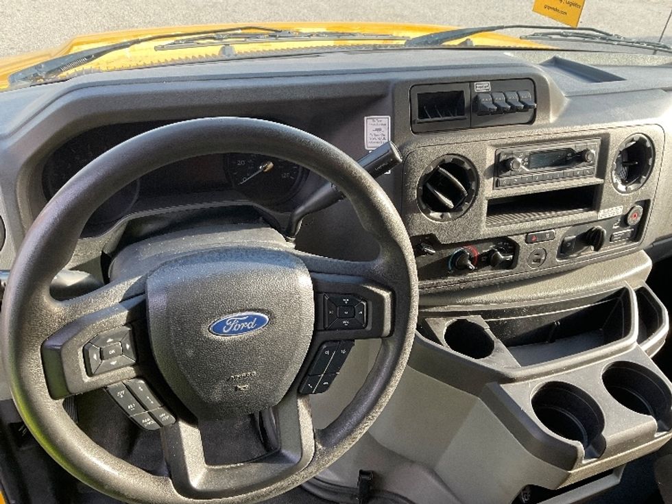 Light Duty Box Truck-Light and Medium Duty Trucks-Ford-2022-E350-Earth City-MO-94,004\n\t\tmiles-$ 28,250 - Image 18