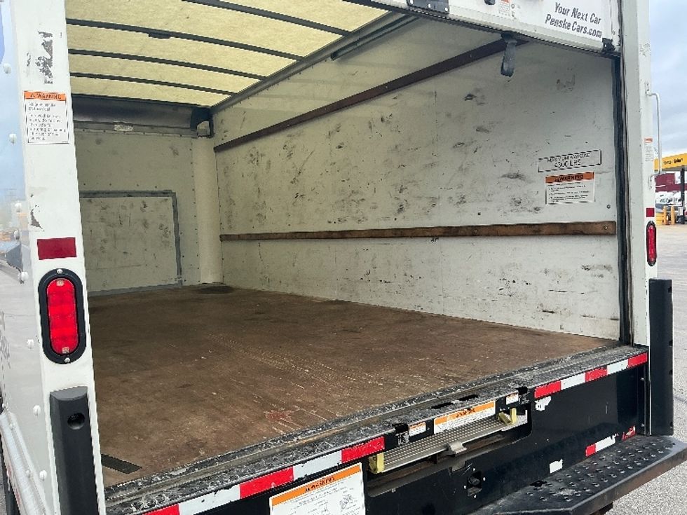 Light Duty Box Truck-Light and Medium Duty Trucks-Ford-2022-E350-East Chicago-IN-101,730\n\t\tmiles-$ 31,500 - Image 12