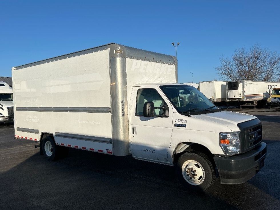 Light Duty Box Truck-Light and Medium Duty Trucks-Ford-2022-E350-East Chicago-IN-102,313\n\t\tmiles-$ 31,000 - Image 1