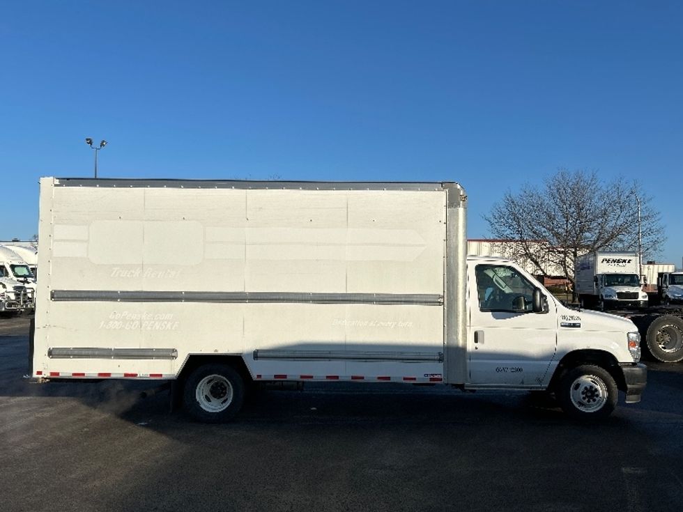 Light Duty Box Truck-Light and Medium Duty Trucks-Ford-2022-E350-East Chicago-IN-102,313\n\t\tmiles-$ 31,000 - Image 15