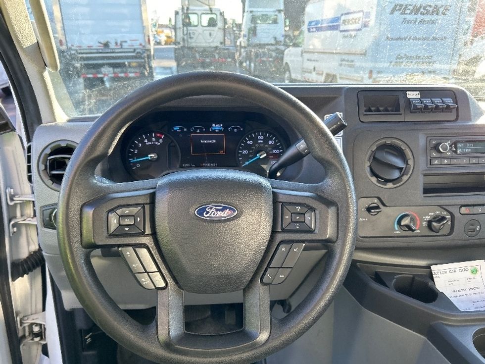 Light Duty Box Truck-Light and Medium Duty Trucks-Ford-2022-E350-East Chicago-IN-102,313\n\t\tmiles-$ 31,000 - Image 18