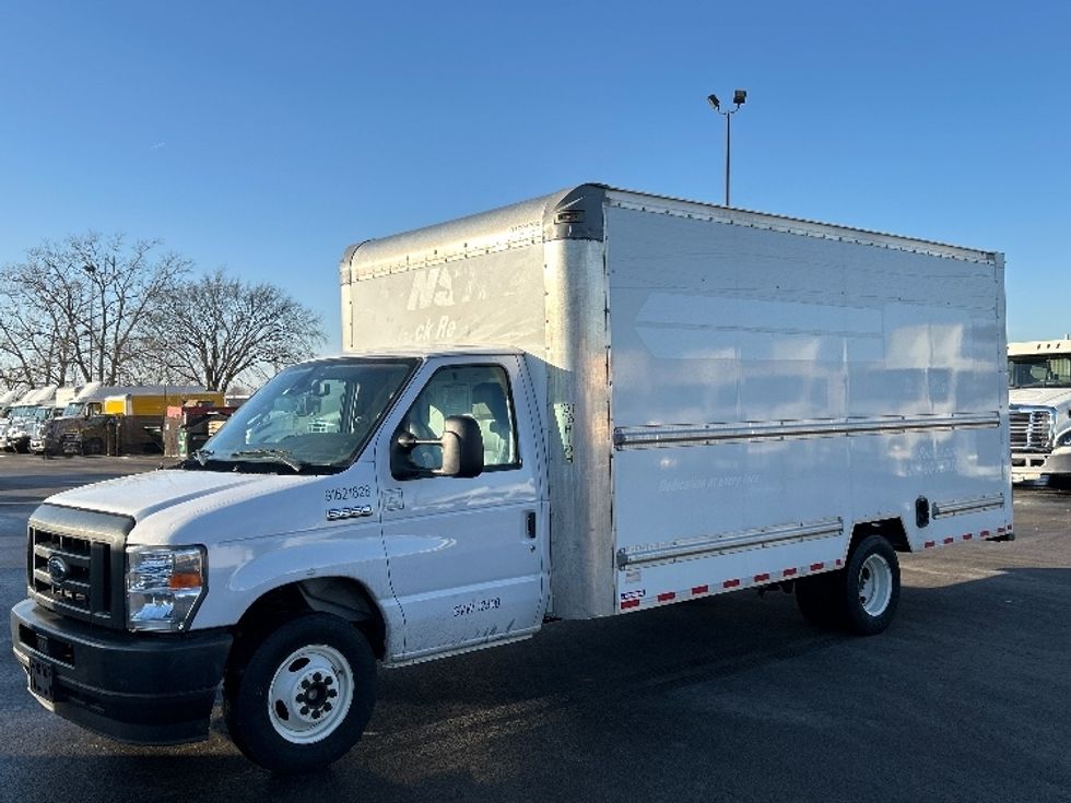 Light Duty Box Truck-Light and Medium Duty Trucks-Ford-2022-E350-East Chicago-IN-102,313\n\t\tmiles-$ 31,000 - Image 3