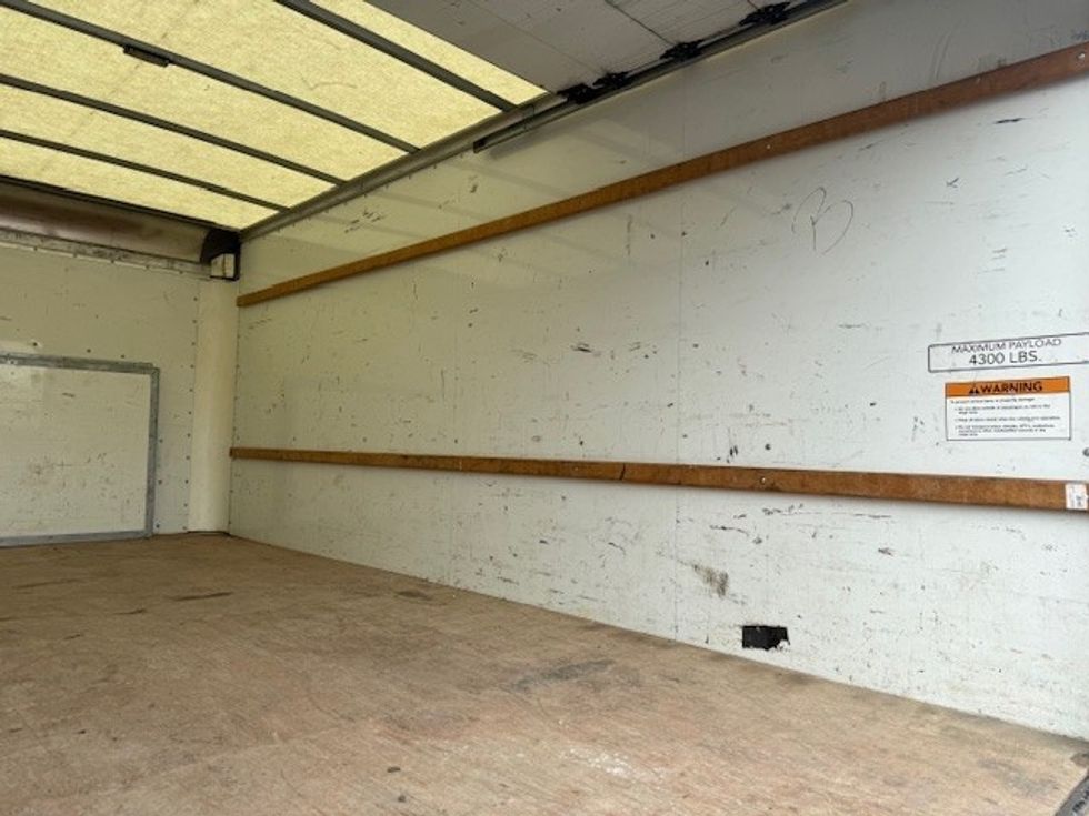 Light Duty Box Truck-Light and Medium Duty Trucks-Ford-2022-E350-East Chicago-IN-115,651\n\t\tmiles-$ 25,750 - Image 12