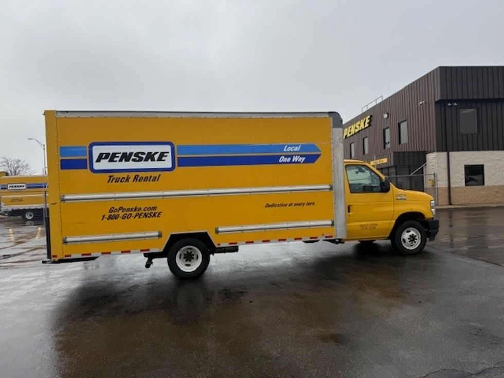 Light Duty Box Truck-Light and Medium Duty Trucks-Ford-2022-E350-East Chicago-IN-115,651\n\t\tmiles-$ 25,750 - Image 15