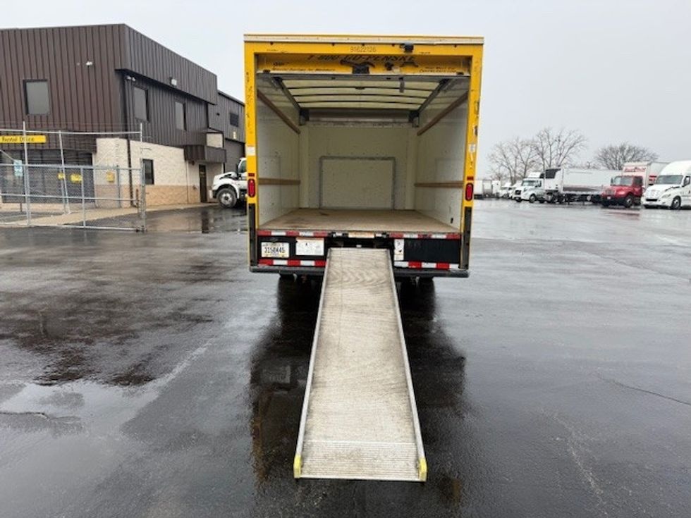 Light Duty Box Truck-Light and Medium Duty Trucks-Ford-2022-E350-East Chicago-IN-115,651\n\t\tmiles-$ 25,750 - Image 9