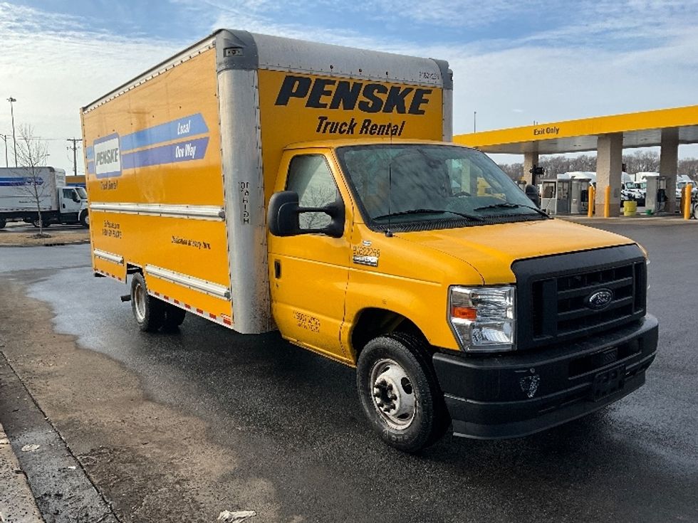 Light Duty Box Truck-Light and Medium Duty Trucks-Ford-2022-E350-East Chicago-IN-119,177\n\t\tmiles-$ 25,250 - Image 1