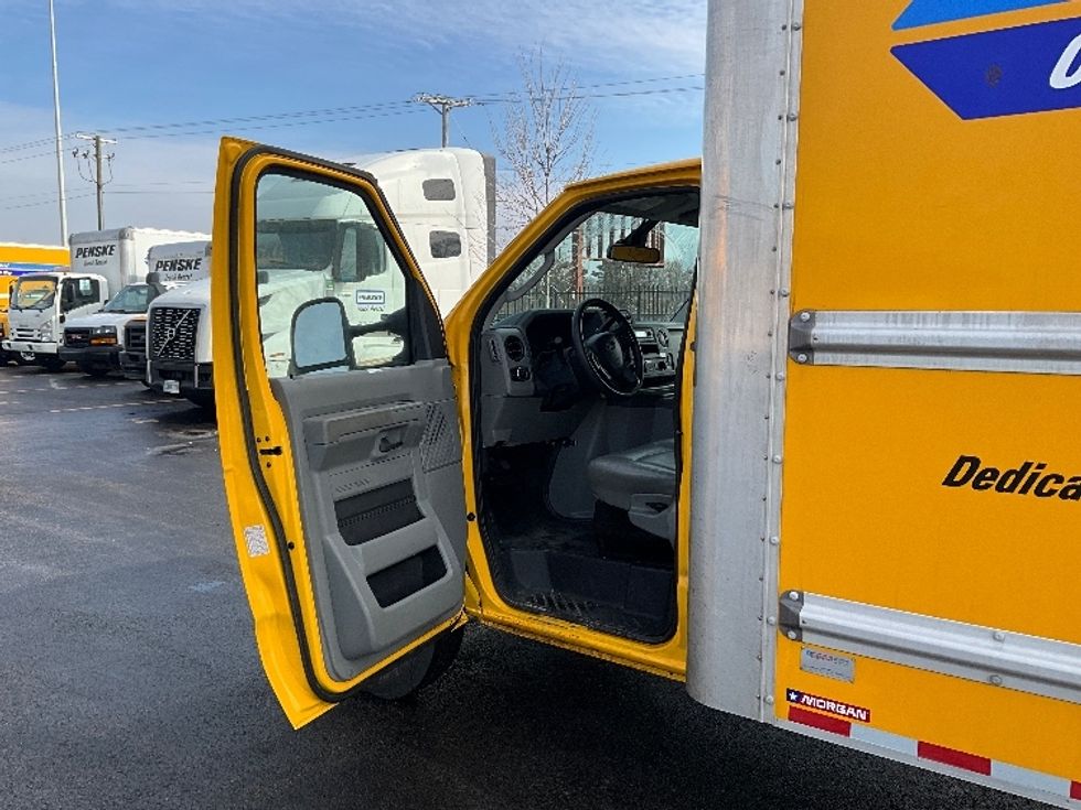 Light Duty Box Truck-Light and Medium Duty Trucks-Ford-2022-E350-East Chicago-IN-119,177\n\t\tmiles-$ 25,250 - Image 13