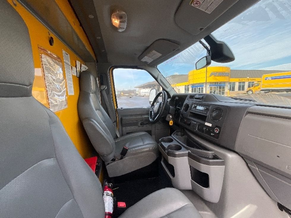 Light Duty Box Truck-Light and Medium Duty Trucks-Ford-2022-E350-East Chicago-IN-119,177\n\t\tmiles-$ 25,250 - Image 19