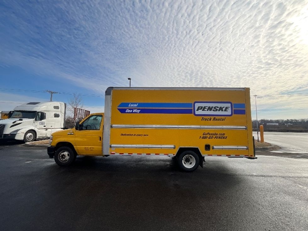 Light Duty Box Truck-Light and Medium Duty Trucks-Ford-2022-E350-East Chicago-IN-119,177\n\t\tmiles-$ 25,250 - Image 4