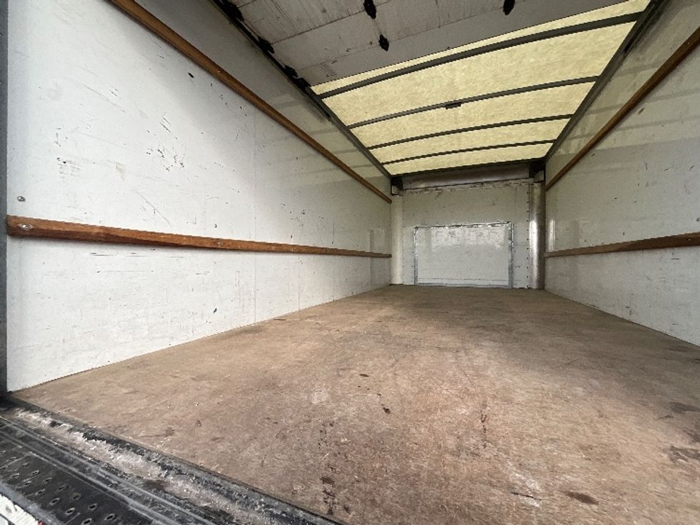 Light Duty Box Truck-Light and Medium Duty Trucks-Ford-2022-E350-East Chicago-IN-119,177\n\t\tmiles-$ 25,250 - Image 9