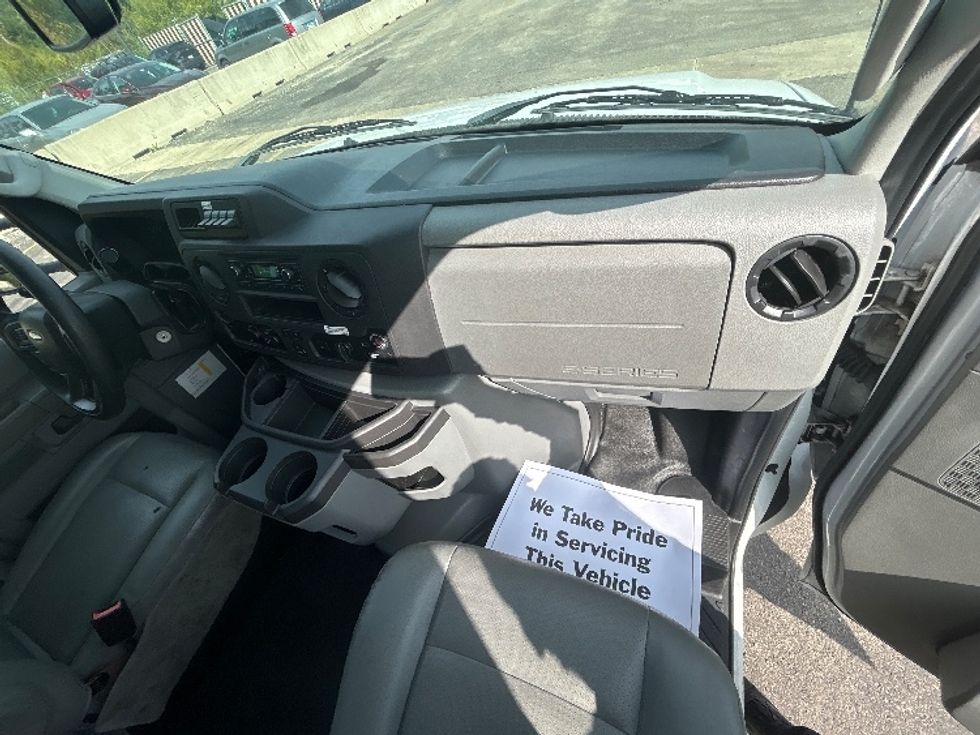 Light Duty Box Truck-Light and Medium Duty Trucks-Ford-2022-E350-East Chicago-IN-56,910\n\t\tmiles-$ 36,250 - Image 19