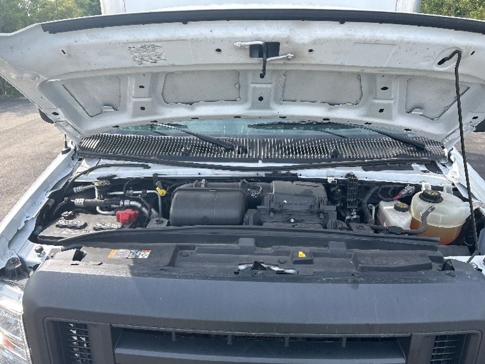 Light Duty Box Truck-Light and Medium Duty Trucks-Ford-2022-E350-East Chicago-IN-56,910\n\t\tmiles-$ 36,250 - Image 23