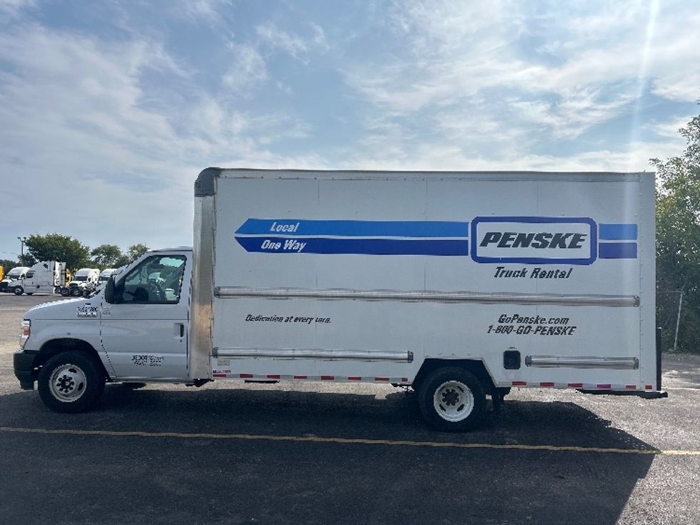 Light Duty Box Truck-Light and Medium Duty Trucks-Ford-2022-E350-East Chicago-IN-56,910\n\t\tmiles-$ 36,250 - Image 4