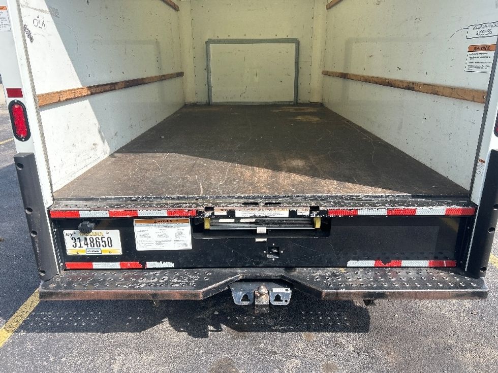 Light Duty Box Truck-Light and Medium Duty Trucks-Ford-2022-E350-East Chicago-IN-56,910\n\t\tmiles-$ 36,250 - Image 9