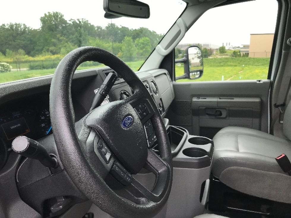 Light Duty Box Truck-Light and Medium Duty Trucks-Ford-2022-E350-East Chicago-IN-61,282\n\t\tmiles-$ 45,500 - Image 17