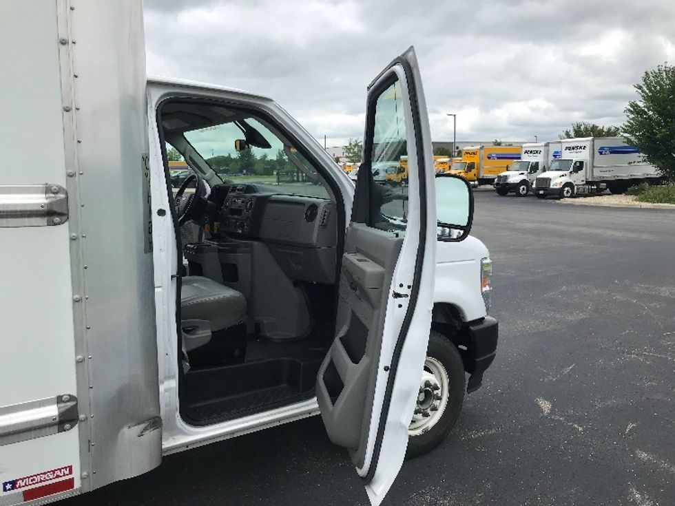 Light Duty Box Truck-Light and Medium Duty Trucks-Ford-2022-E350-East Chicago-IN-61,282\n\t\tmiles-$ 45,500 - Image 20