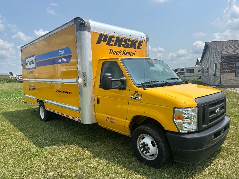 Light Duty Box Truck-Light and Medium Duty Trucks-Ford-2022-E350-East Chicago-IN-75,918\n\t\tmiles-$ 39,000 - Image 1
