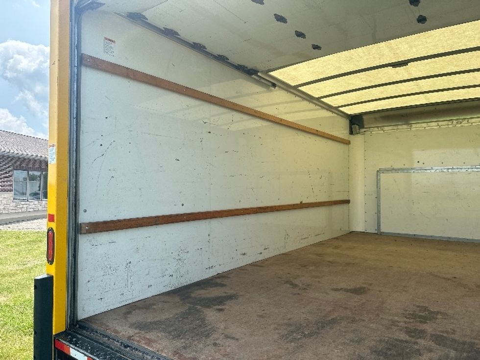Light Duty Box Truck-Light and Medium Duty Trucks-Ford-2022-E350-East Chicago-IN-75,918\n\t\tmiles-$ 39,000 - Image 10