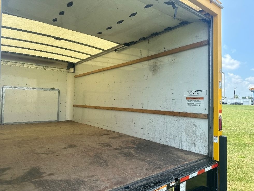 Light Duty Box Truck-Light and Medium Duty Trucks-Ford-2022-E350-East Chicago-IN-75,918\n\t\tmiles-$ 39,000 - Image 11