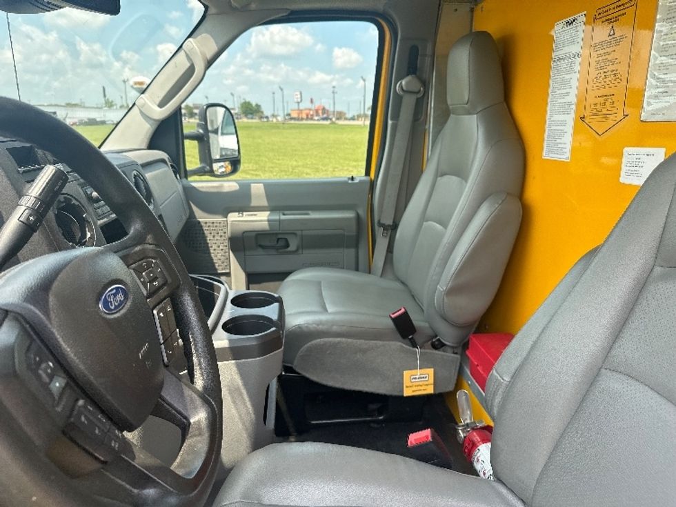 Light Duty Box Truck-Light and Medium Duty Trucks-Ford-2022-E350-East Chicago-IN-75,918\n\t\tmiles-$ 39,000 - Image 18