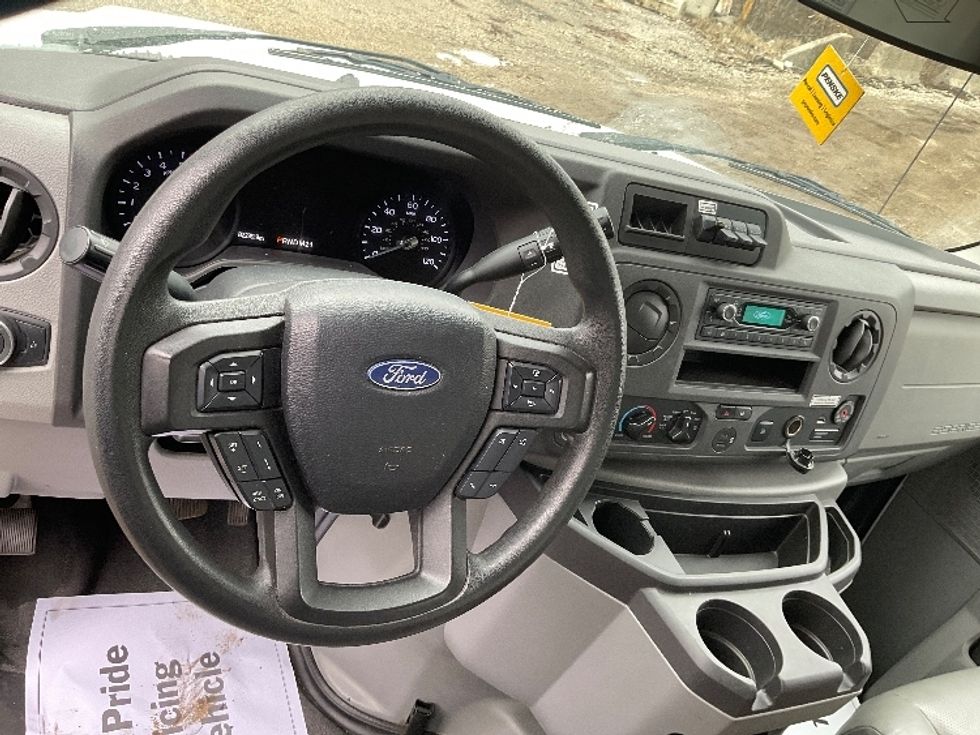 Light Duty Box Truck-Light and Medium Duty Trucks-Ford-2022-E350-East Chicago-IN-82,394\n\t\tmiles-$ 39,250 - Image 18