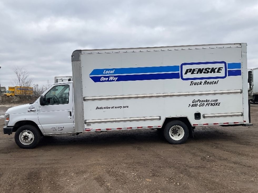 Light Duty Box Truck-Light and Medium Duty Trucks-Ford-2022-E350-East Chicago-IN-82,394\n\t\tmiles-$ 39,250 - Image 4