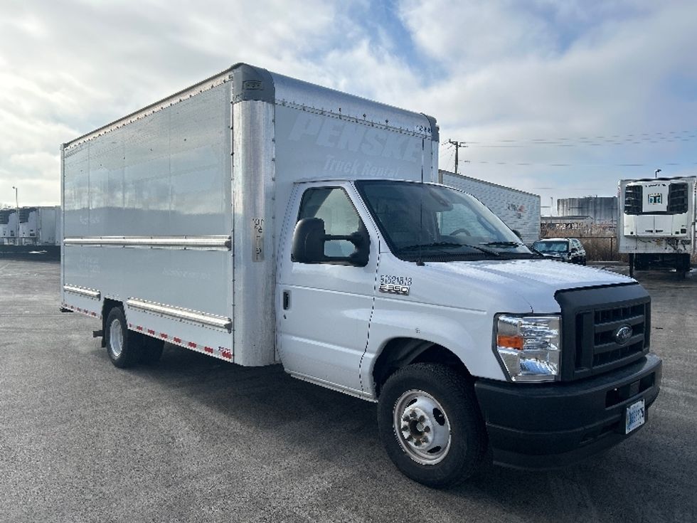 Light Duty Box Truck-Light and Medium Duty Trucks-Ford-2022-E350-East Chicago-IN-88,510\n\t\tmiles-$ 32,750 - Image 1