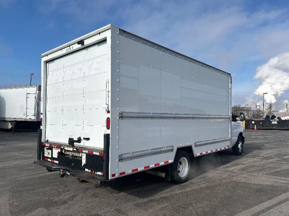 Light Duty Box Truck-Light and Medium Duty Trucks-Ford-2022-E350-East Chicago-IN-88,510\n\t\tmiles-$ 32,750 - Image 12