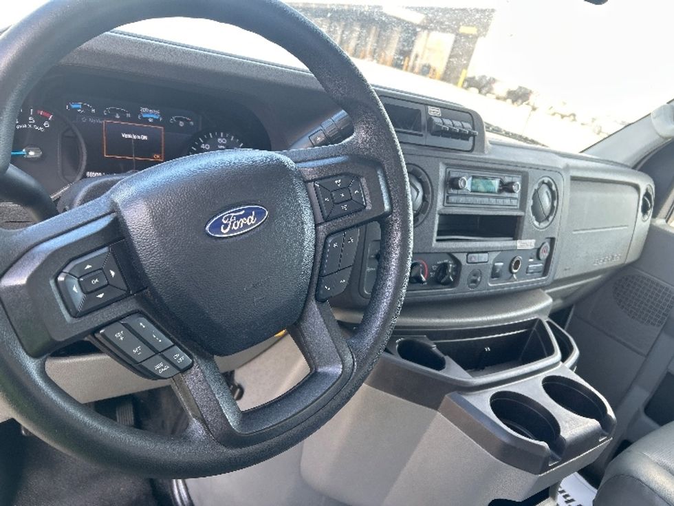 Light Duty Box Truck-Light and Medium Duty Trucks-Ford-2022-E350-East Chicago-IN-88,510\n\t\tmiles-$ 32,750 - Image 16