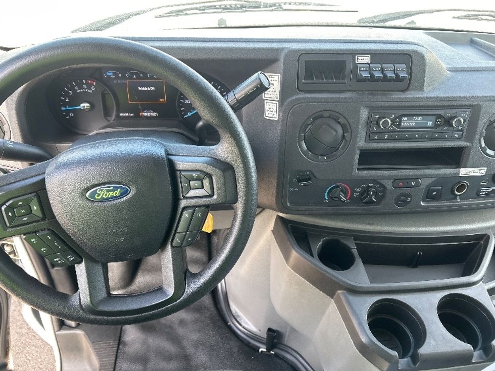 Light Duty Box Truck-Light and Medium Duty Trucks-Ford-2022-E350-East Chicago-IN-88,510\n\t\tmiles-$ 32,750 - Image 17