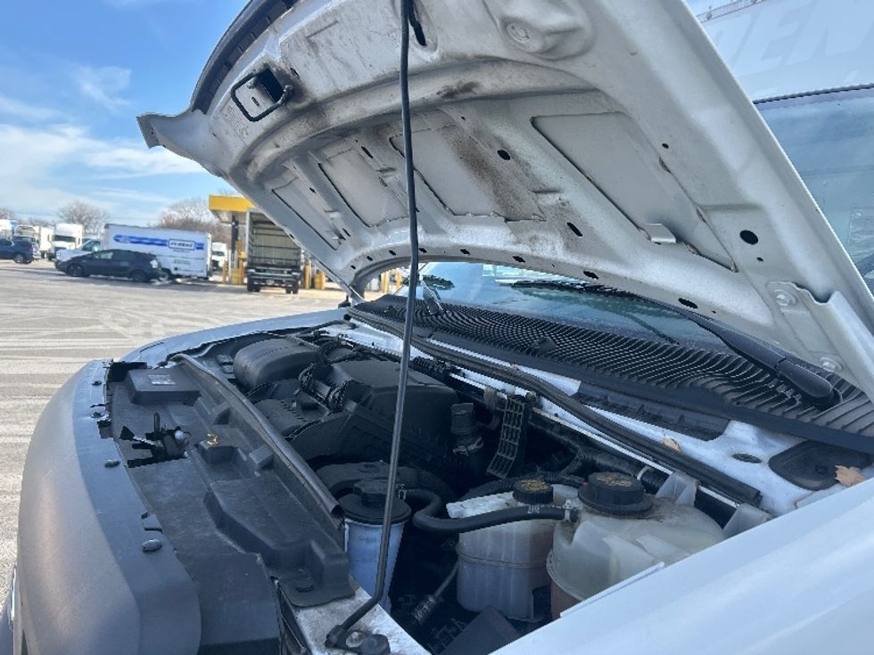 Light Duty Box Truck-Light and Medium Duty Trucks-Ford-2022-E350-East Chicago-IN-88,510\n\t\tmiles-$ 32,750 - Image 23